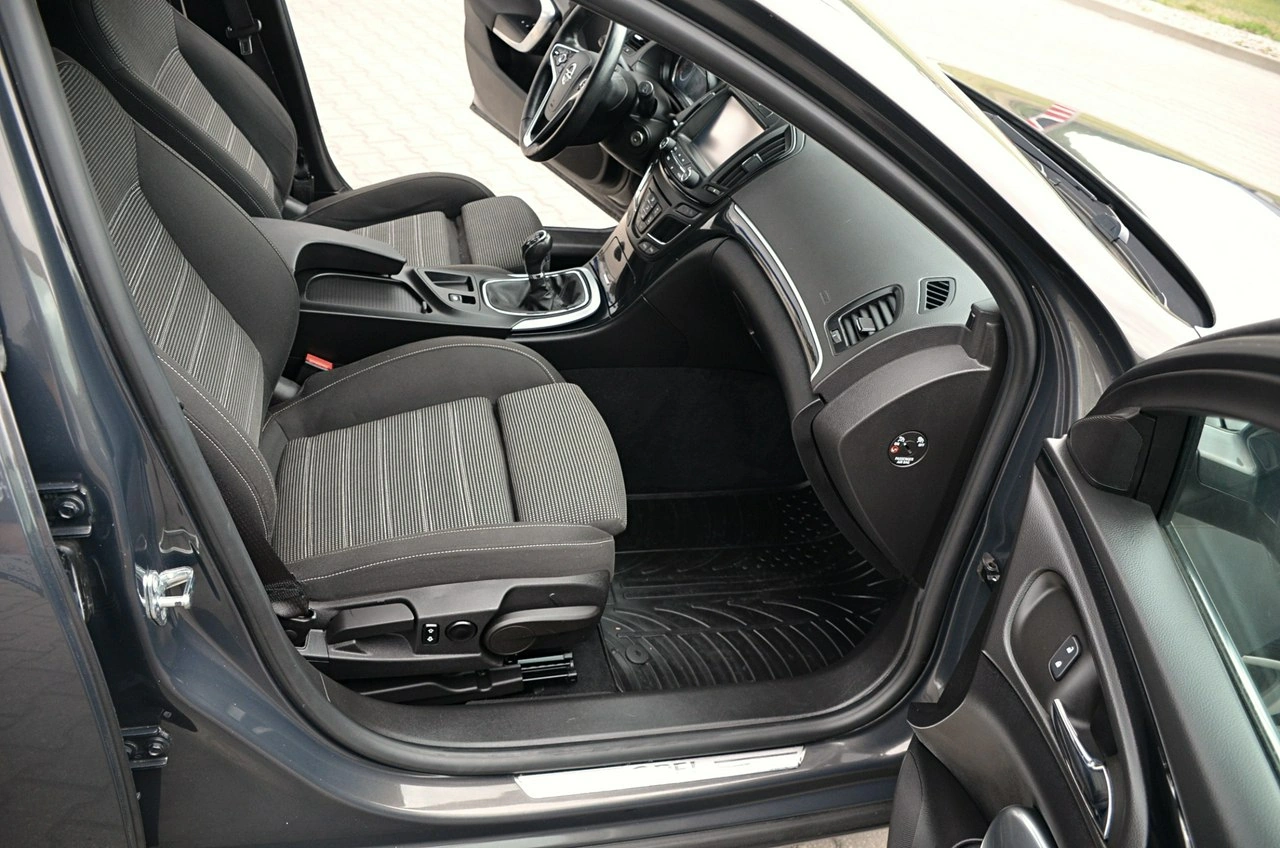 Opel Insignia Sports Tourer - Zdjęcie 20