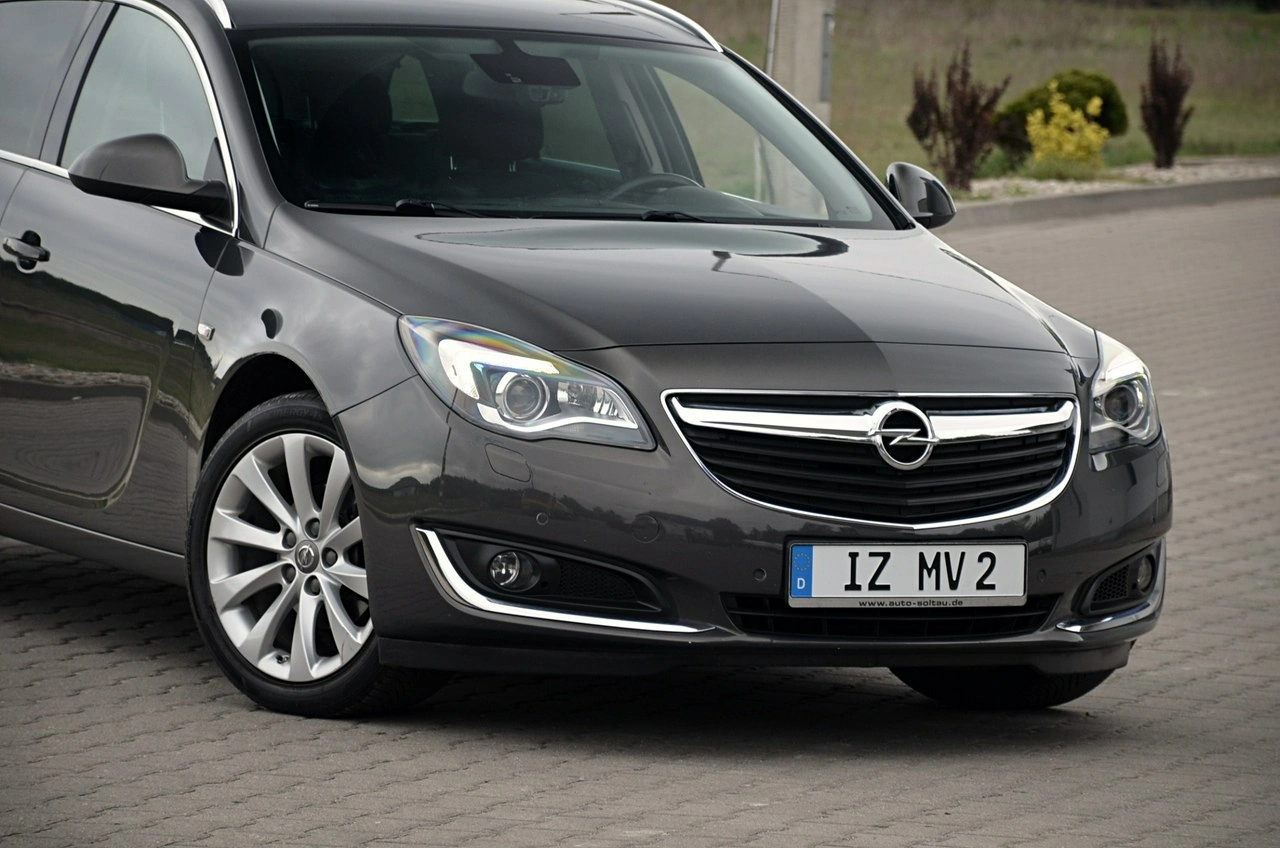 Opel Insignia Sports Tourer - Zdjęcie 2