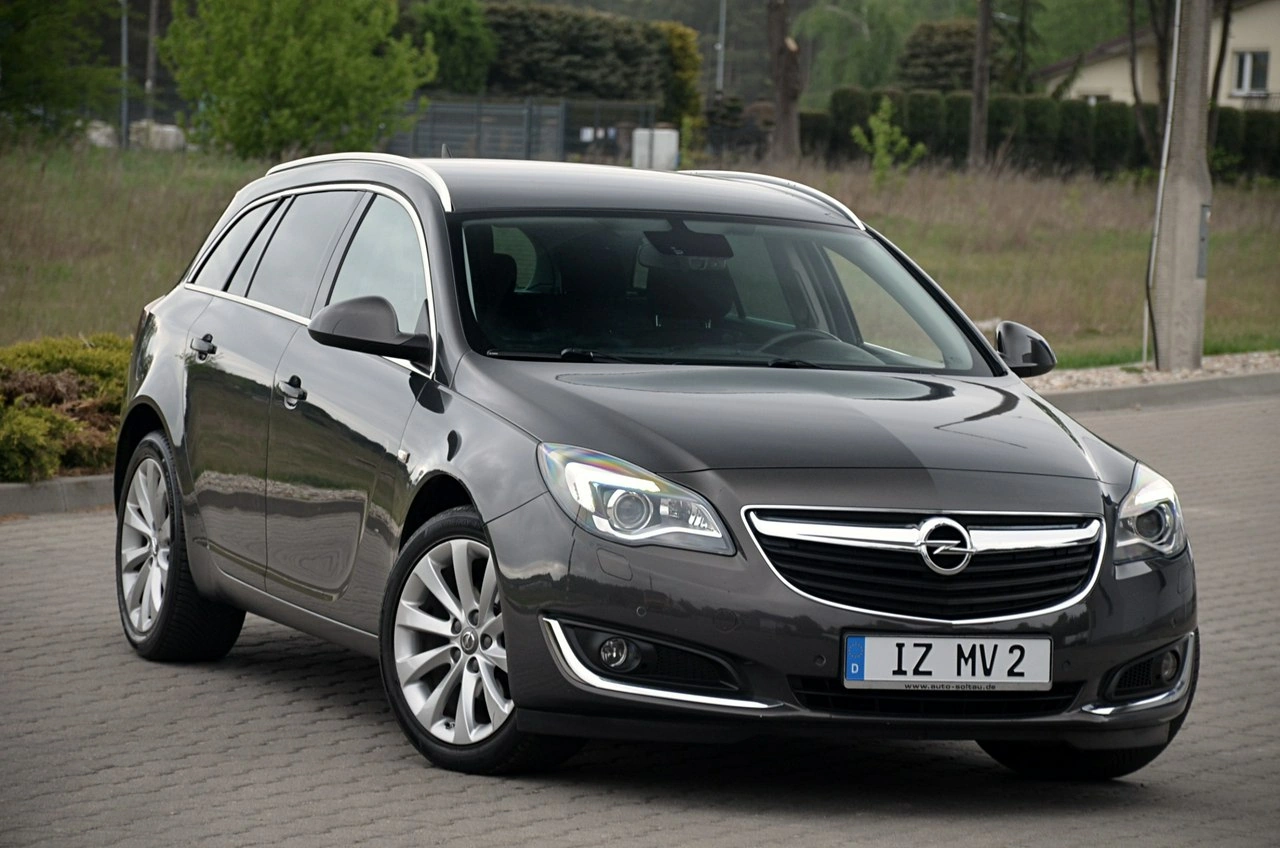 Opel Insignia Sports Tourer - Główne zdjęcie