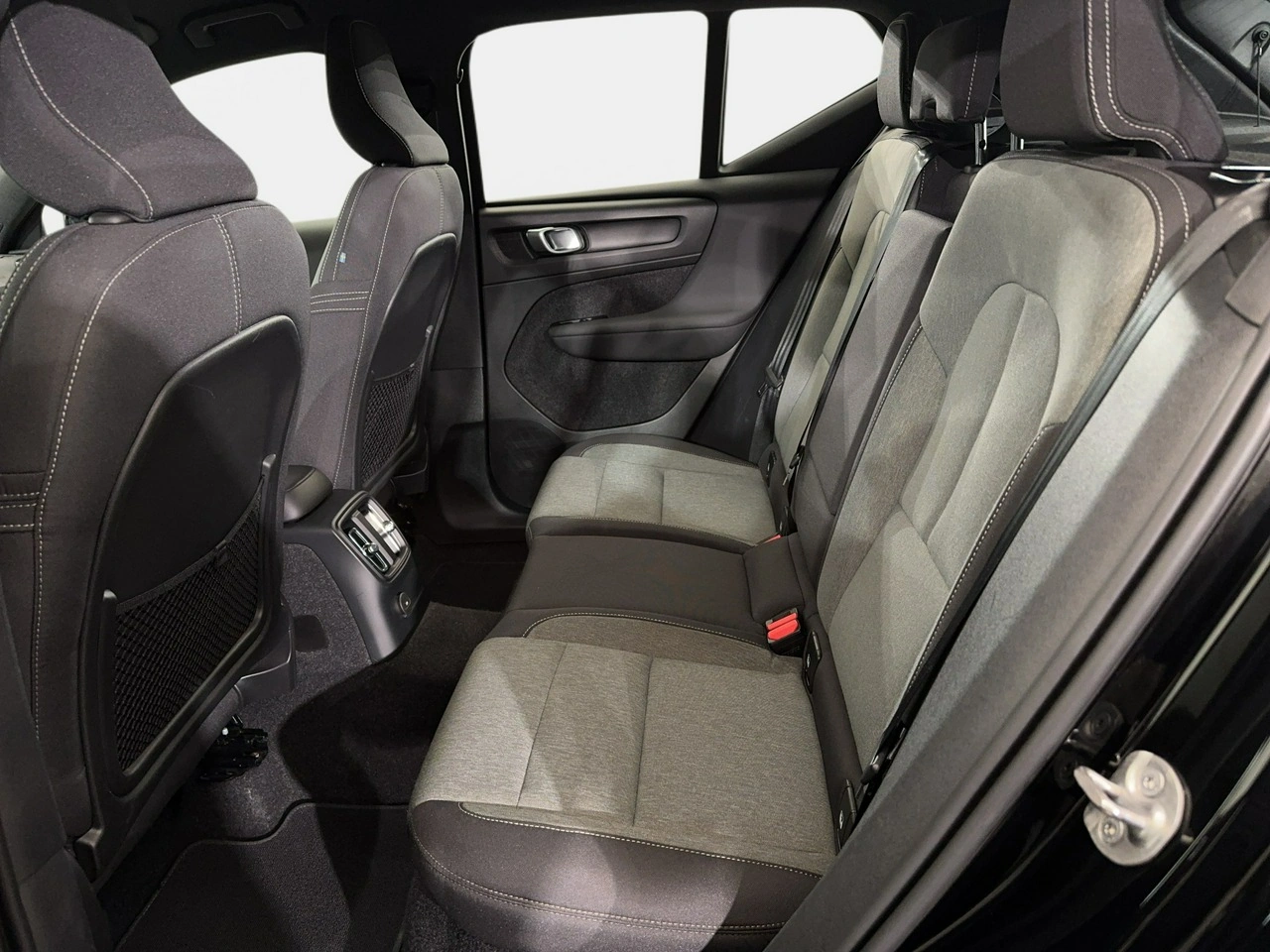 Volvo XC 40 - Zdjęcie 13