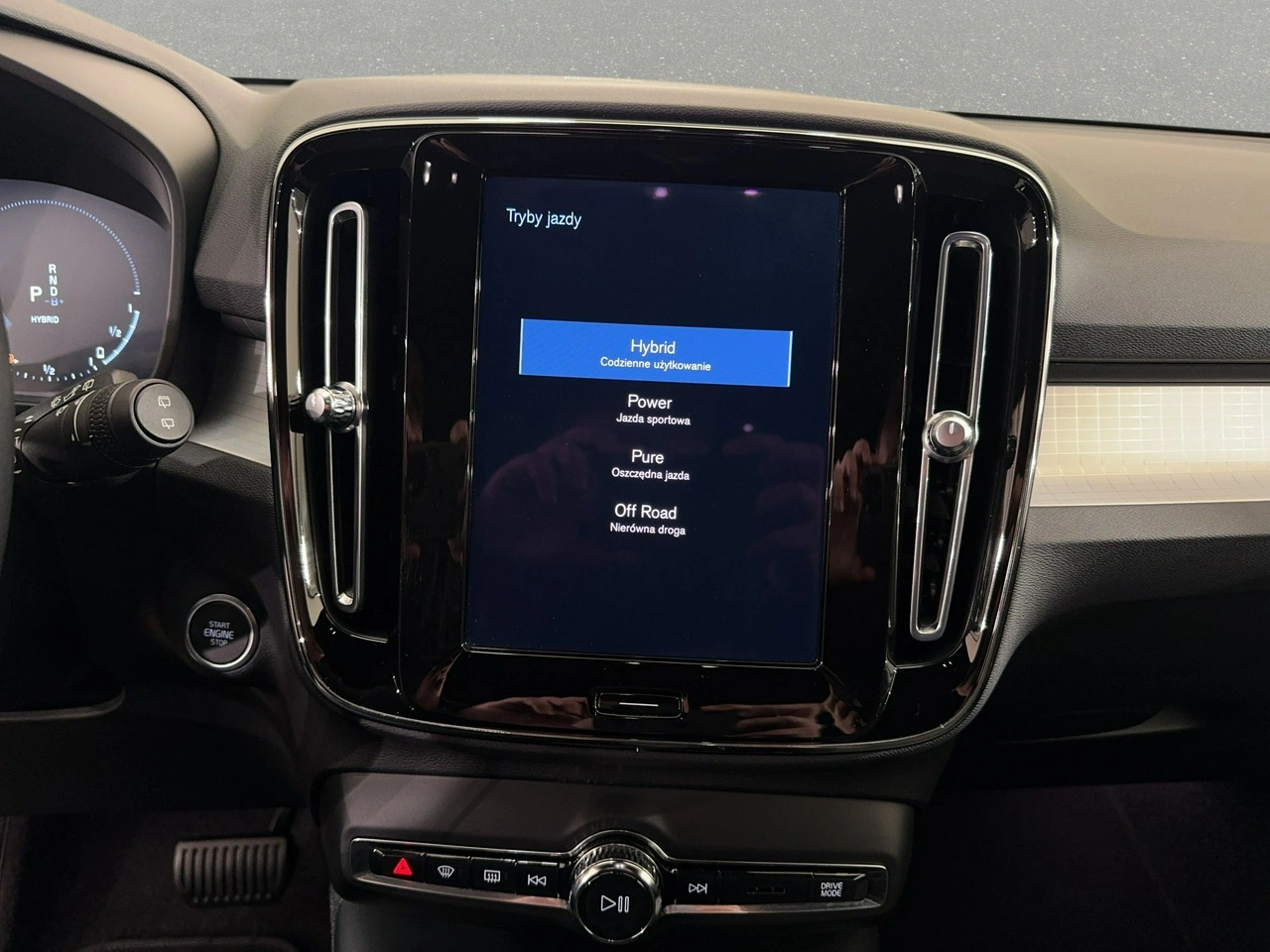 Volvo XC 40 - Zdjęcie 25