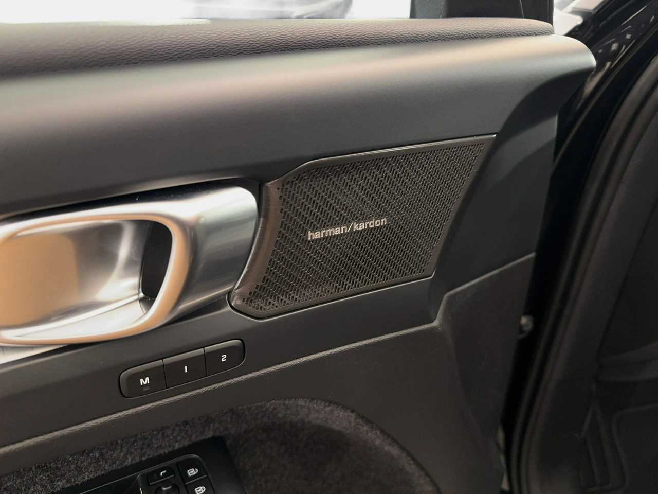 Volvo XC 40 - Zdjęcie 32