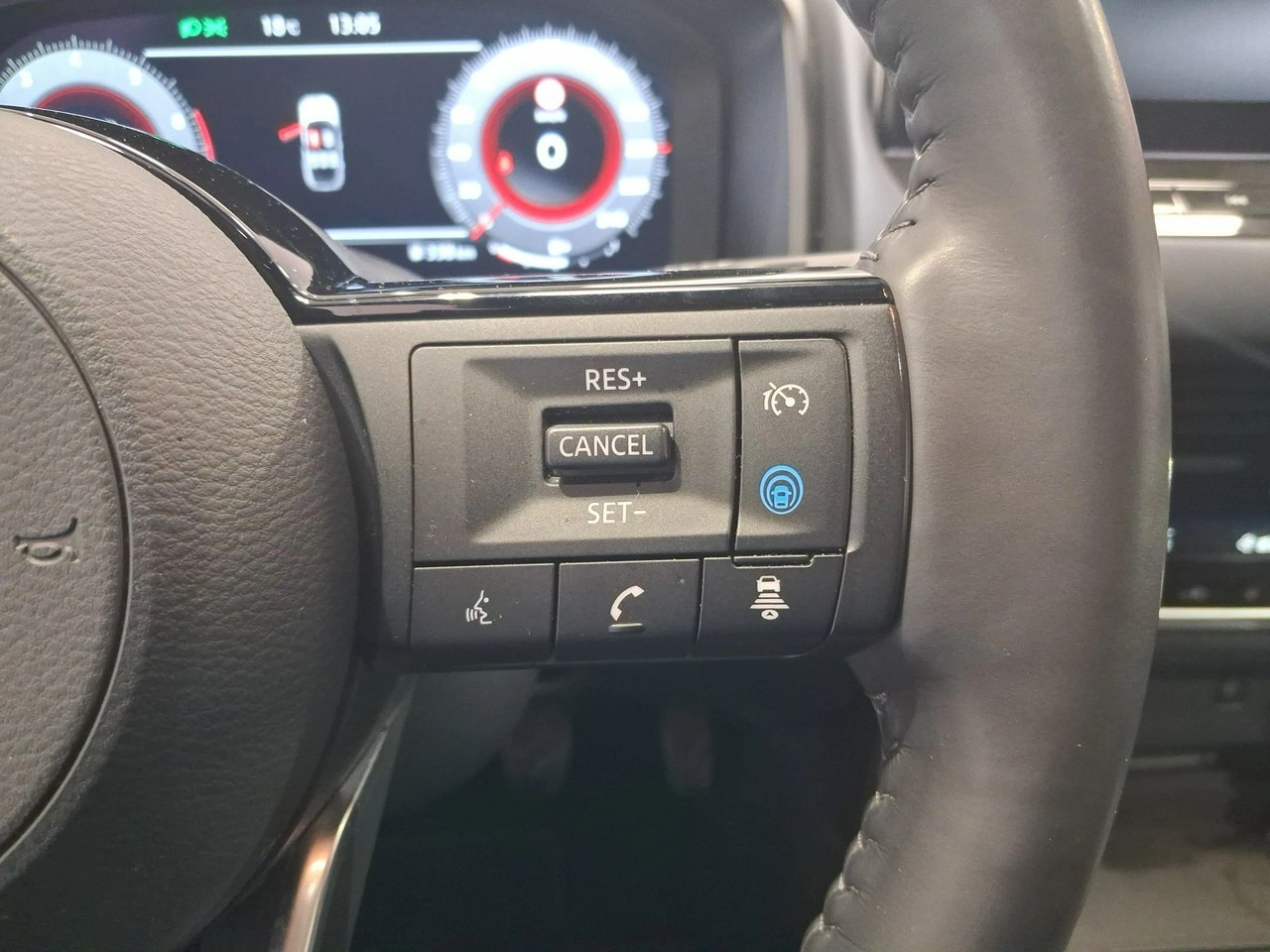 Nissan Qashqai - Zdjęcie 17