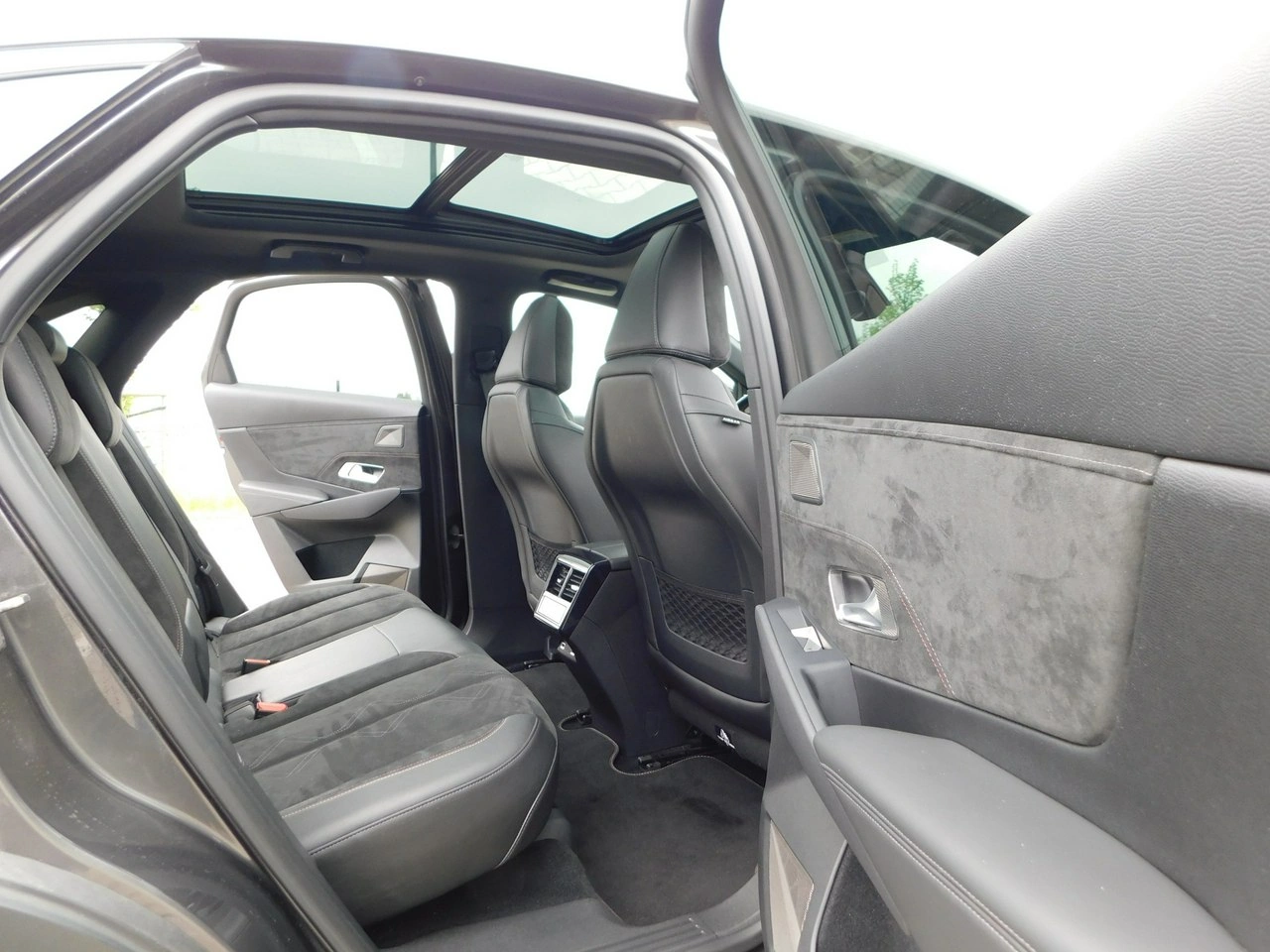 DS Automobiles DS 7 Crossback - Zdjęcie 10
