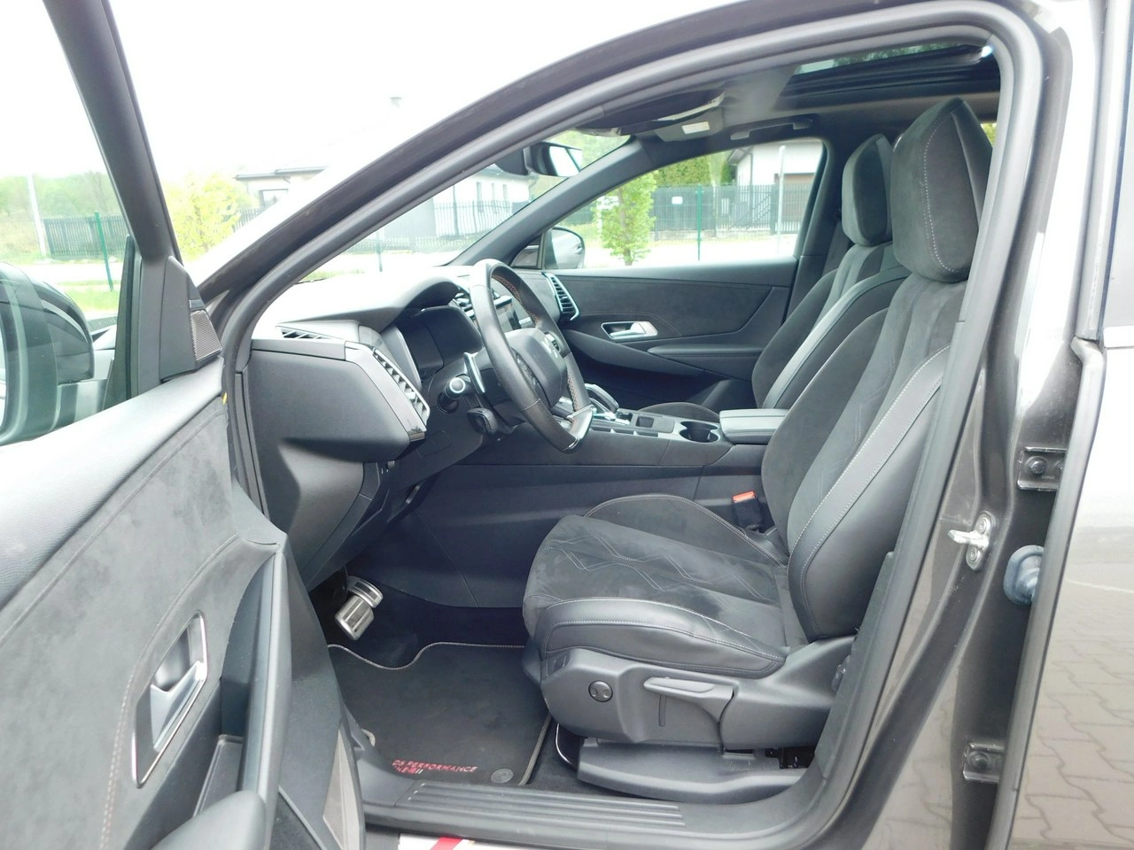 DS Automobiles DS 7 Crossback - Zdjęcie 14
