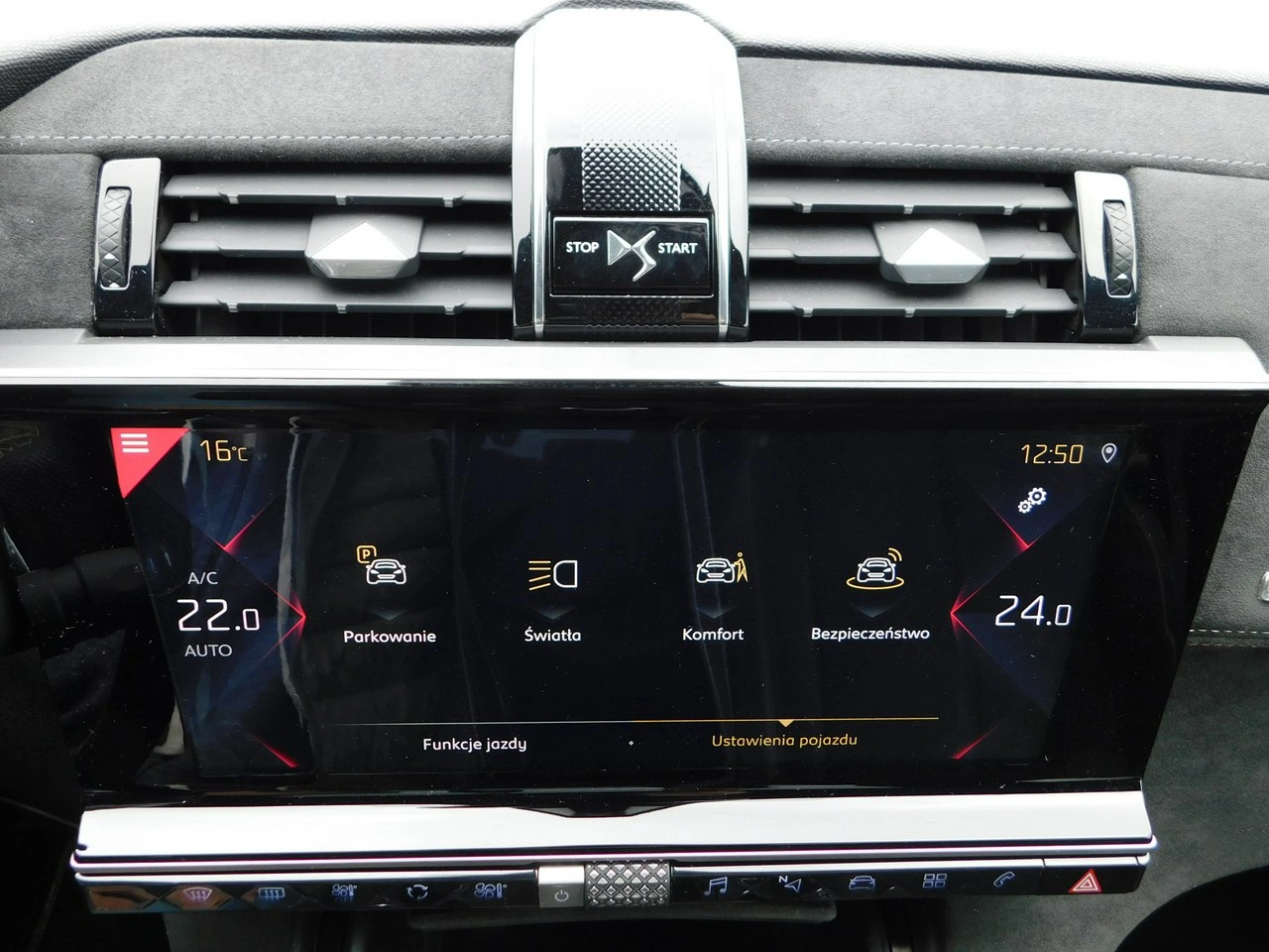 DS Automobiles DS 7 Crossback - Zdjęcie 21