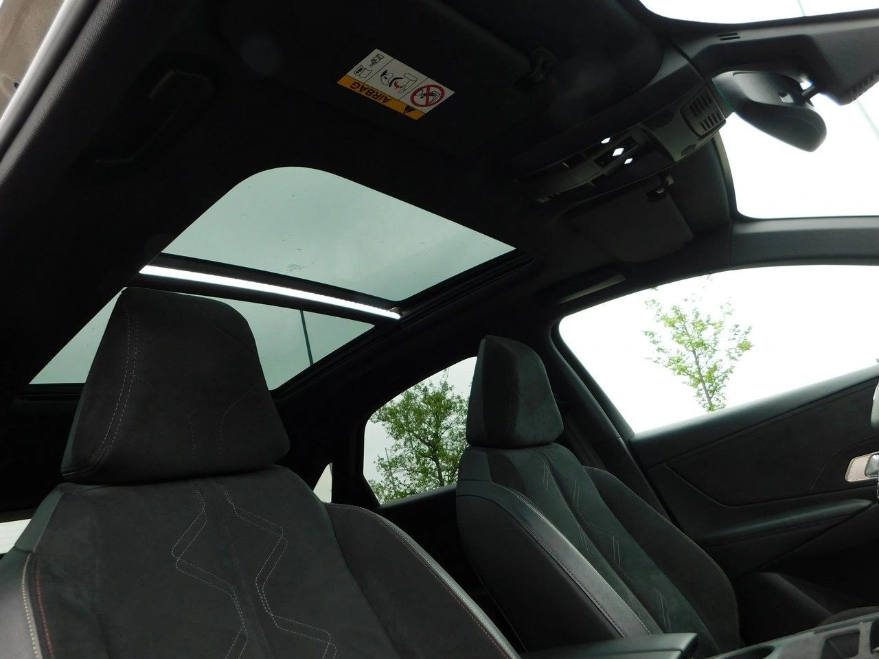 DS Automobiles DS 7 Crossback - Zdjęcie 24