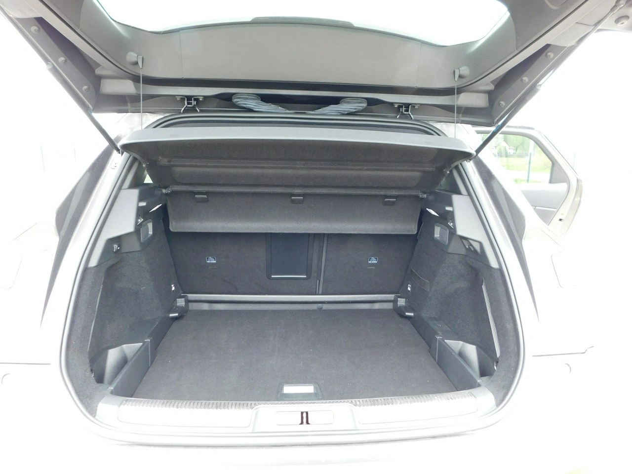 DS Automobiles DS 7 Crossback - Zdjęcie 26