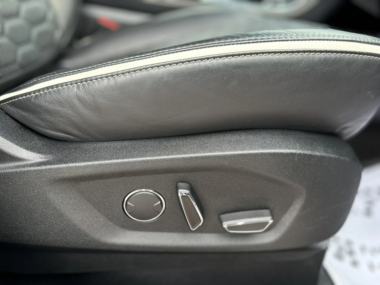 Ford Edge - Zdjęcie 32