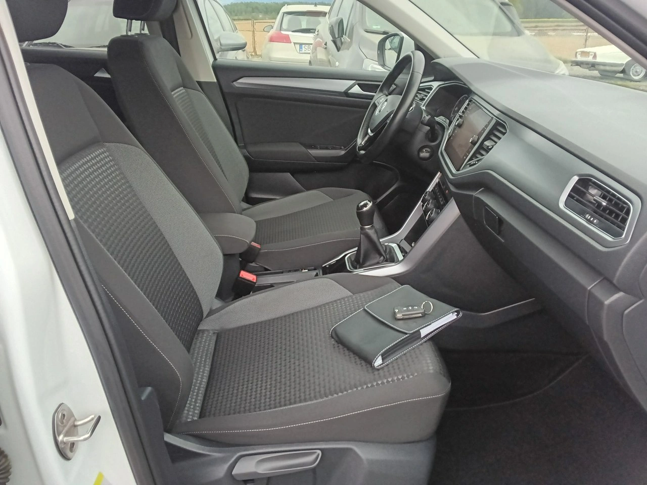 Volkswagen T-Roc - Zdjęcie 11