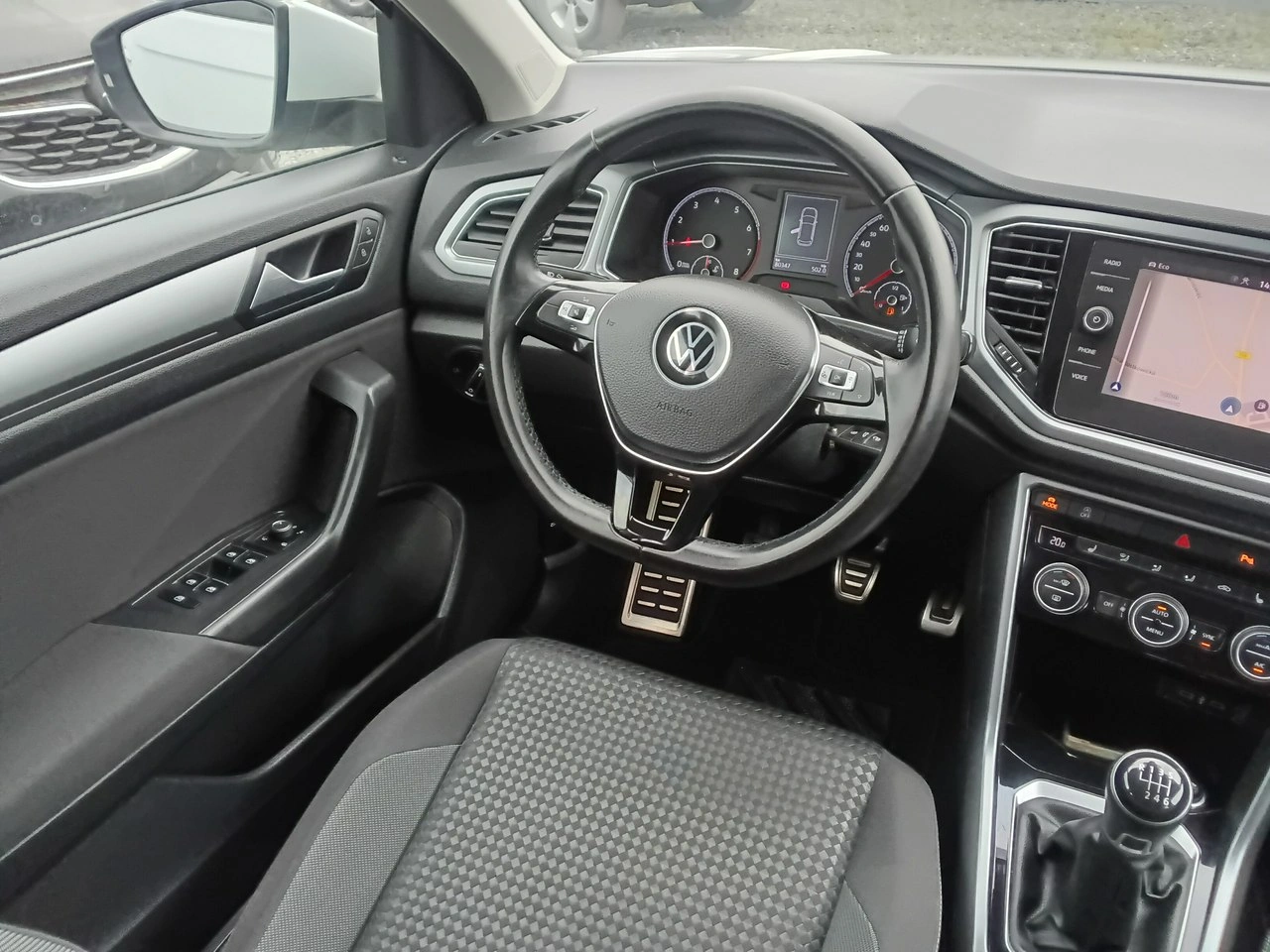 Volkswagen T-Roc - Zdjęcie 13