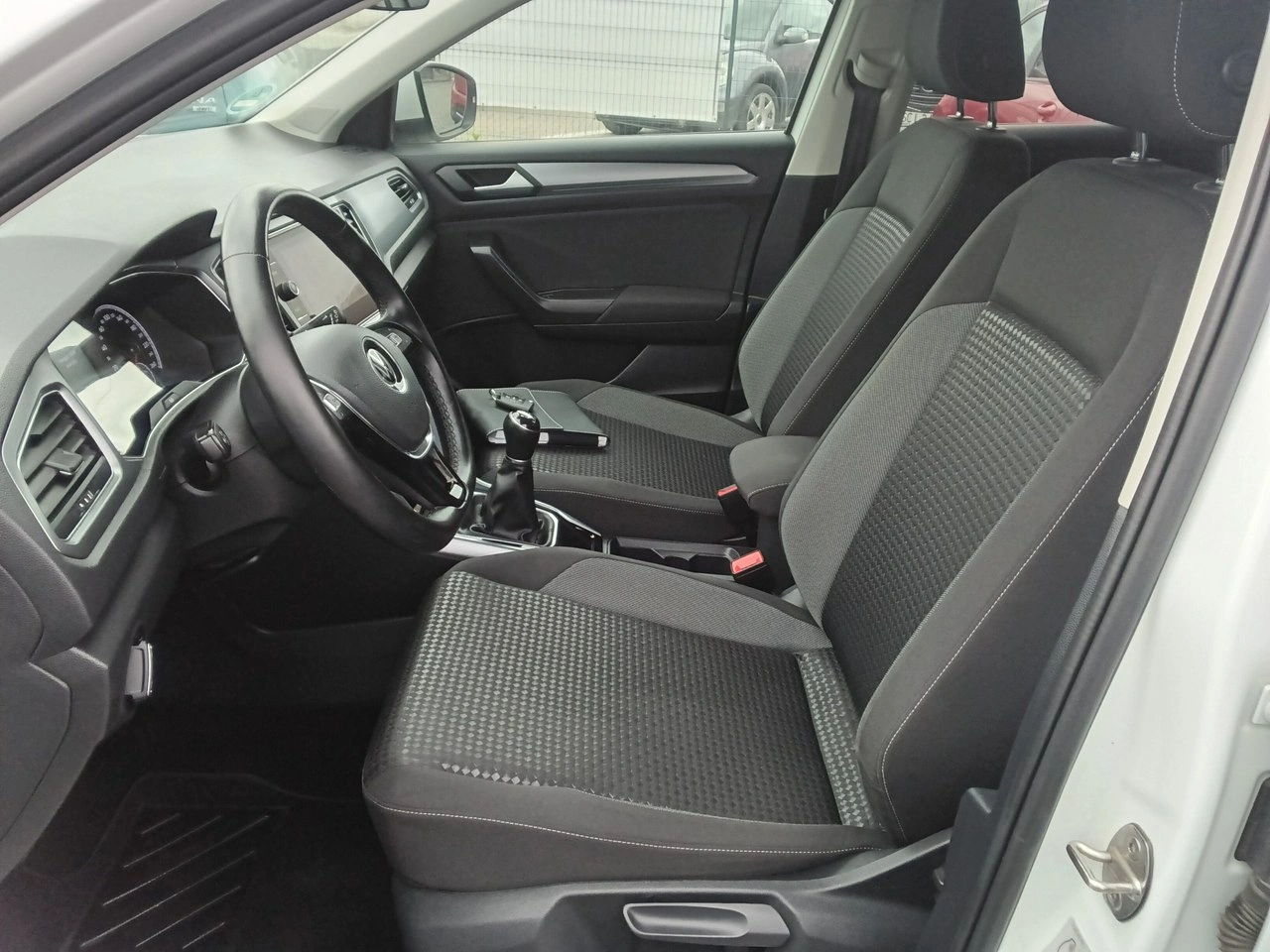 Volkswagen T-Roc - Zdjęcie 15