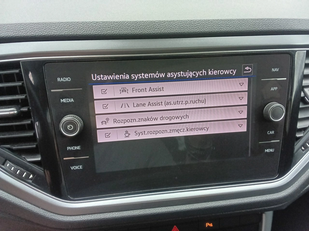 Volkswagen T-Roc - Zdjęcie 21