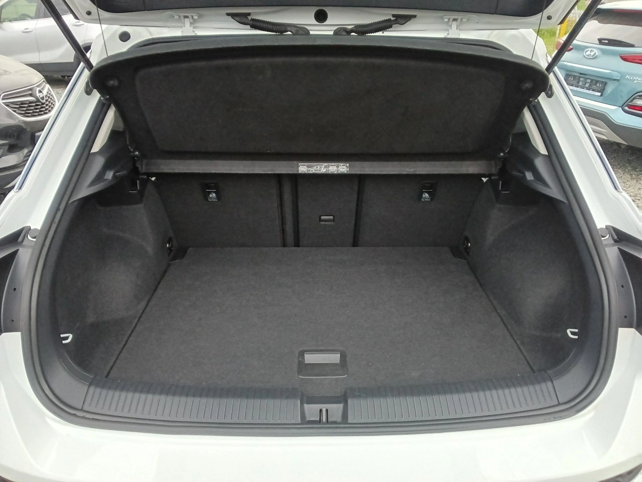 Volkswagen T-Roc - Zdjęcie 30