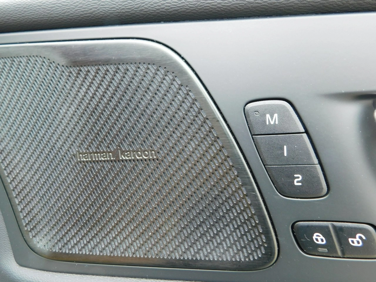 Volvo XC 60 - Zdjęcie 27