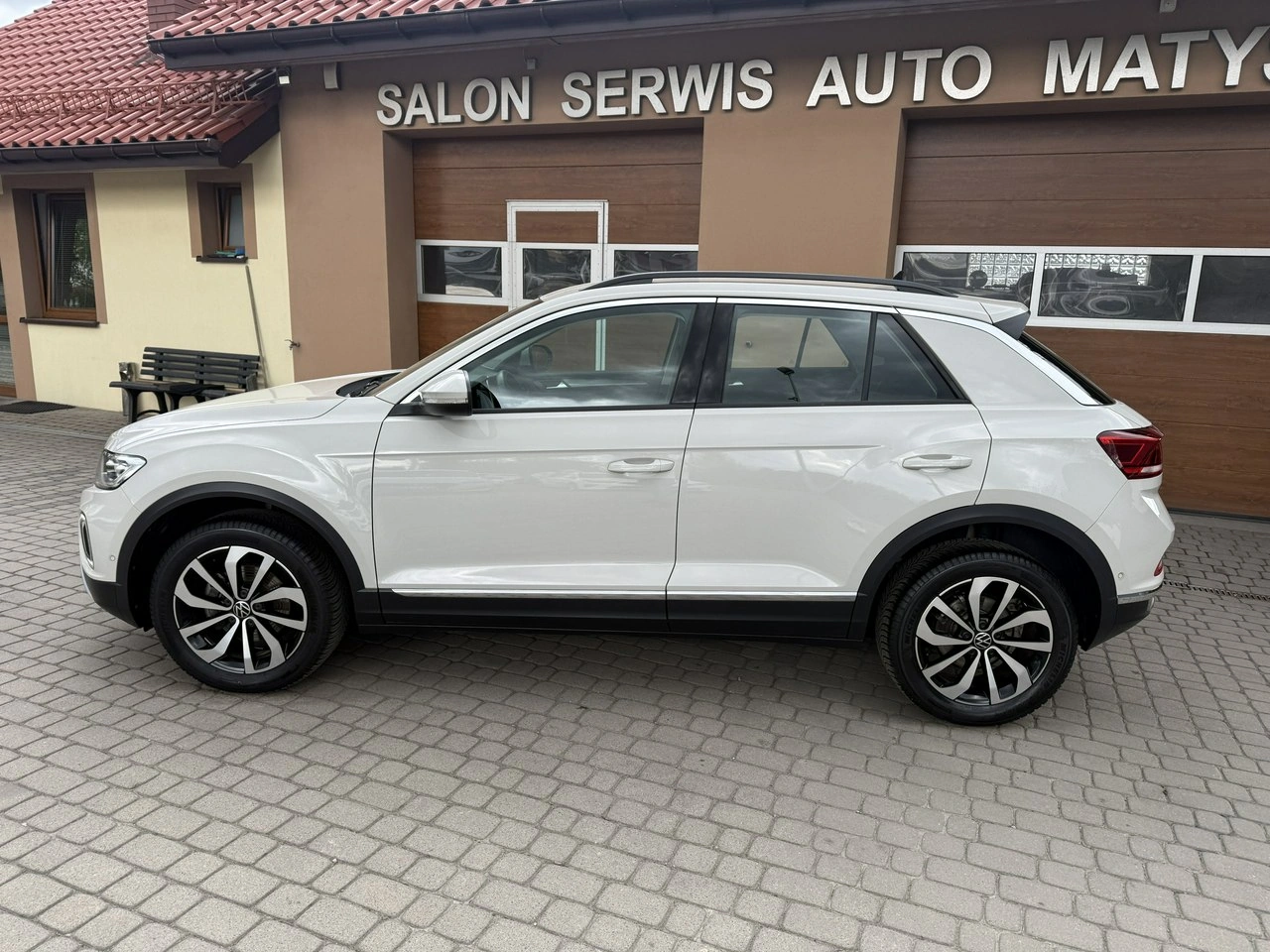 Volkswagen T-Roc - Zdjęcie 10