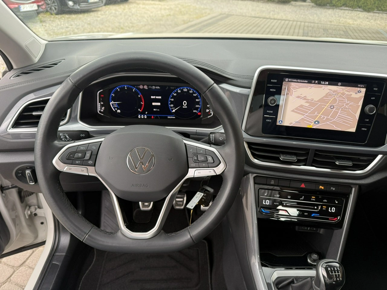 Volkswagen T-Roc - Zdjęcie 14