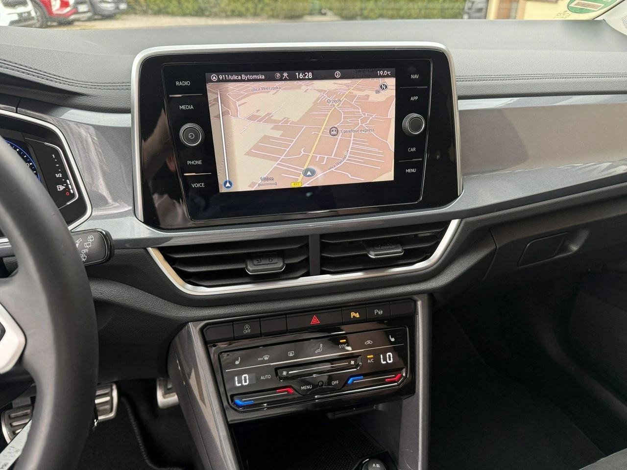 Volkswagen T-Roc - Zdjęcie 16