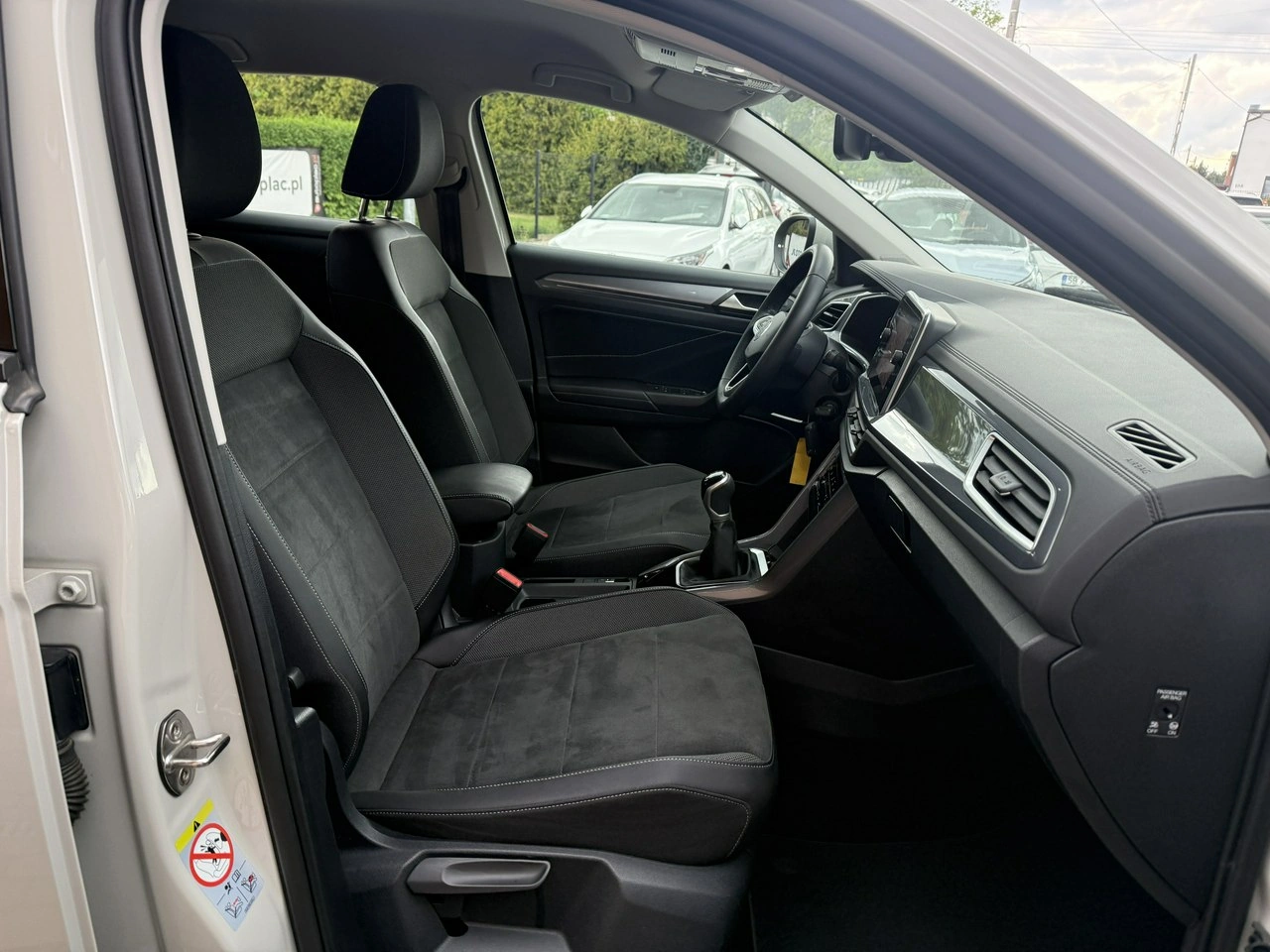 Volkswagen T-Roc - Zdjęcie 23