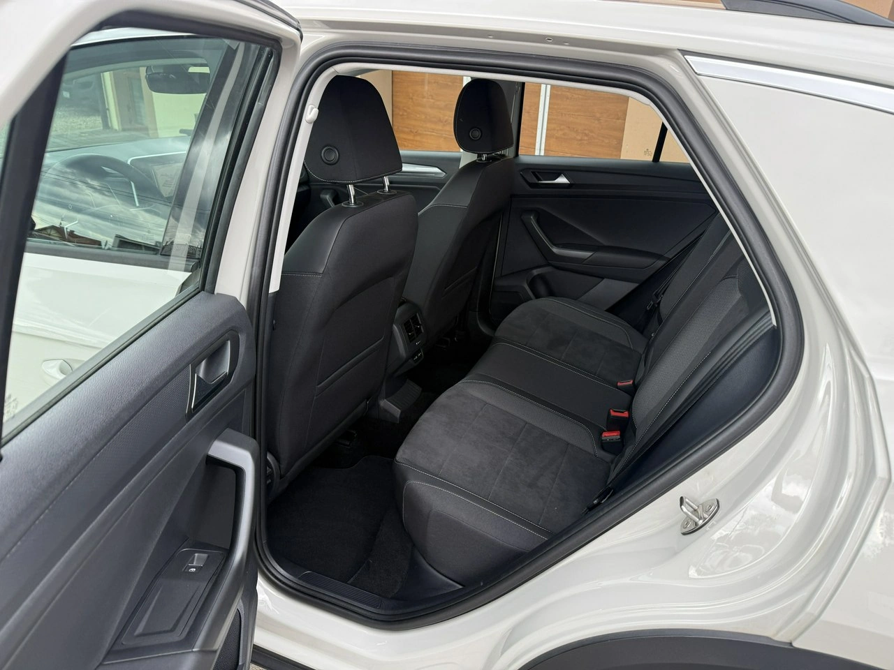 Volkswagen T-Roc - Zdjęcie 25
