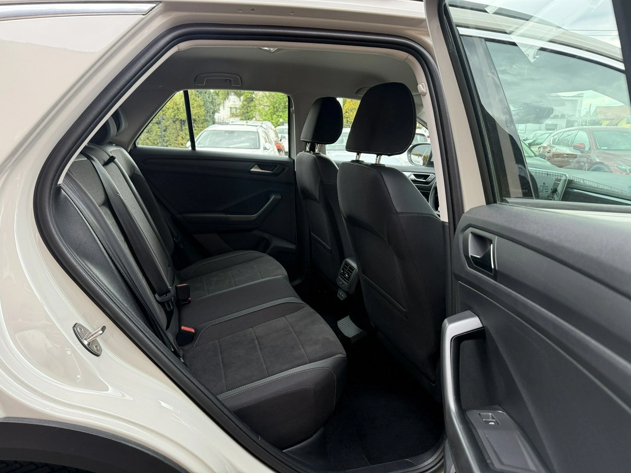 Volkswagen T-Roc - Zdjęcie 26