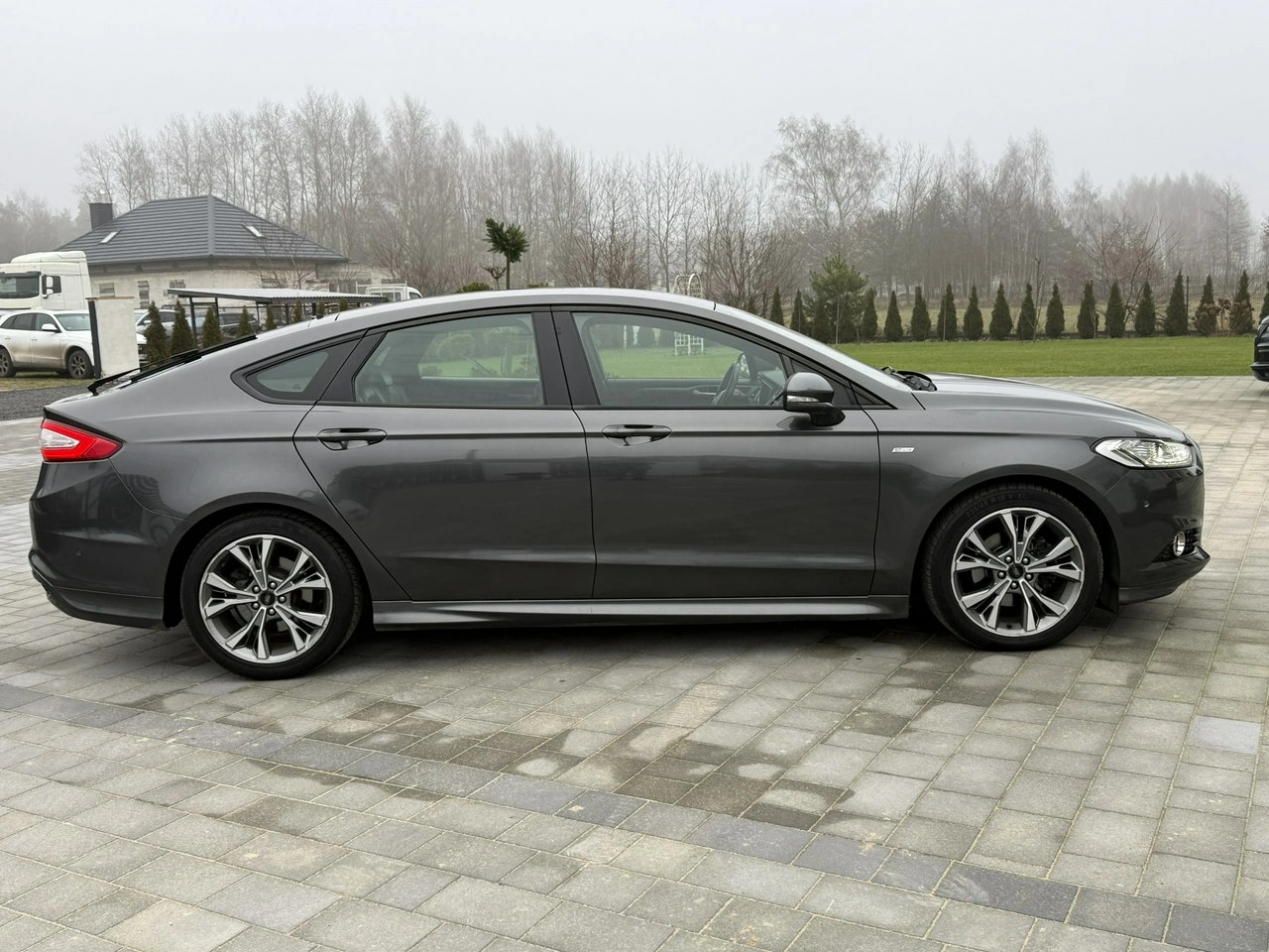 Ford Mondeo - Zdjęcie 21