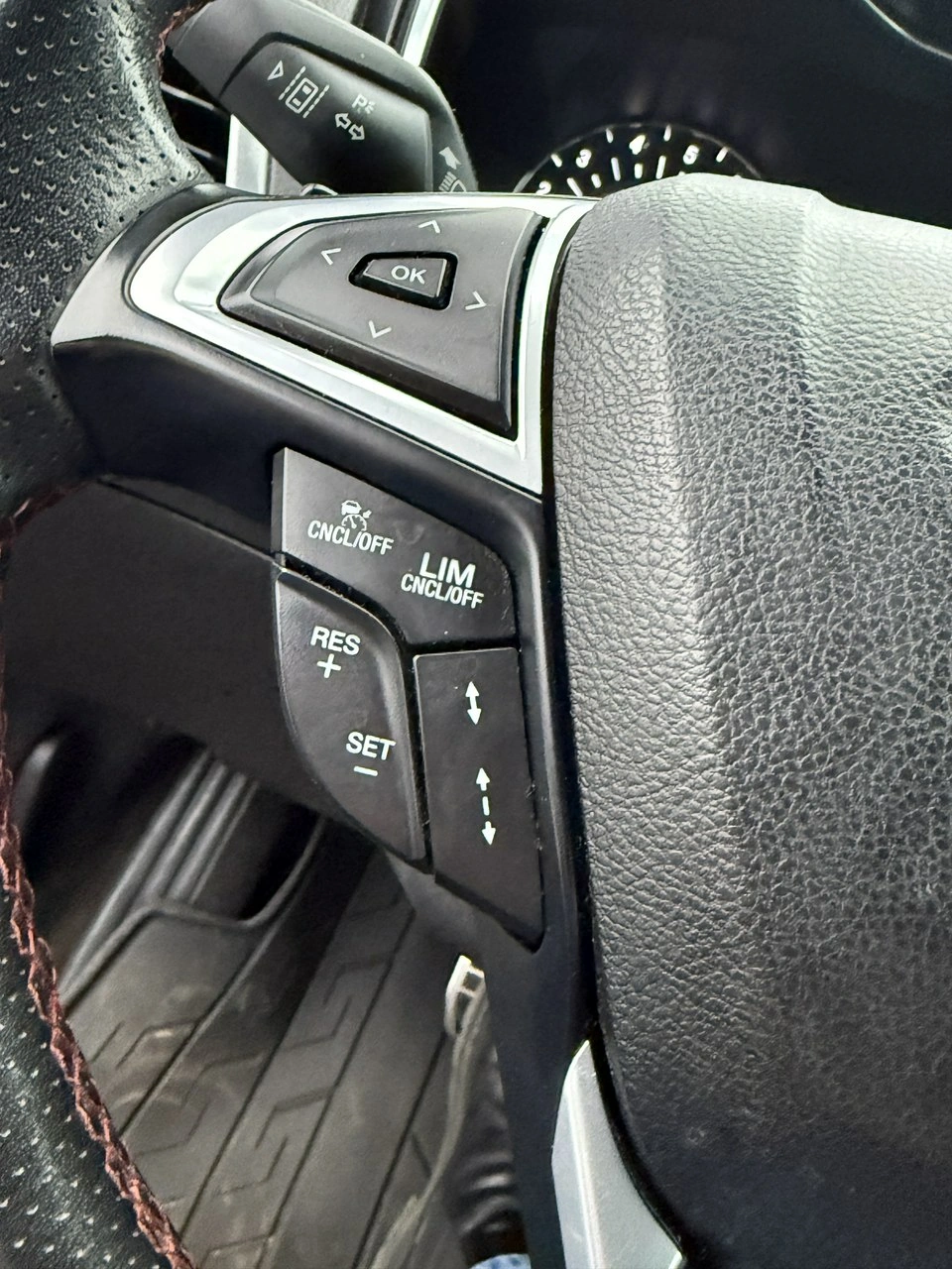 Ford Mondeo - Zdjęcie 40