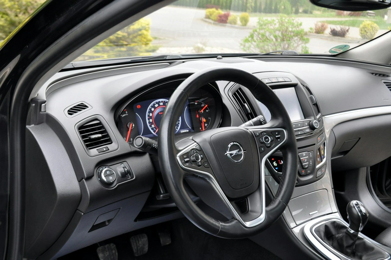 Opel Insignia - Zdjęcie 21