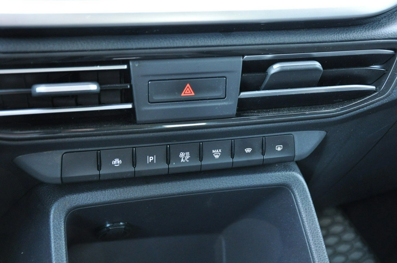 Ford Grand Tourneo Connect - Zdjęcie 18