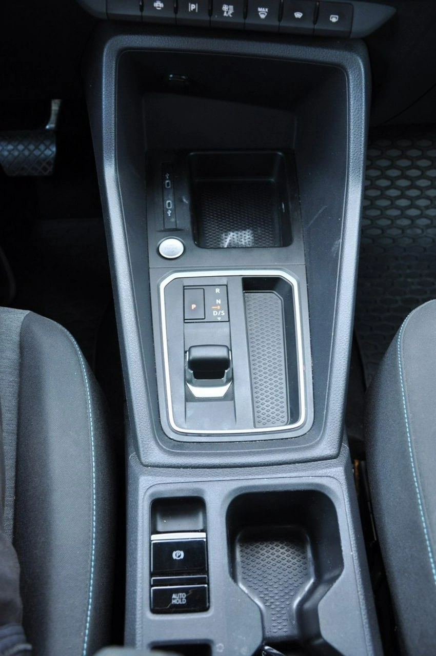 Ford Grand Tourneo Connect - Zdjęcie 19