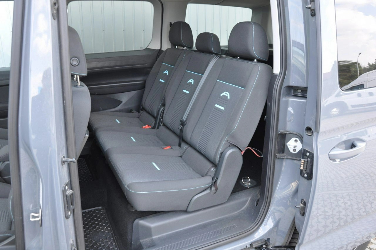 Ford Grand Tourneo Connect - Zdjęcie 20