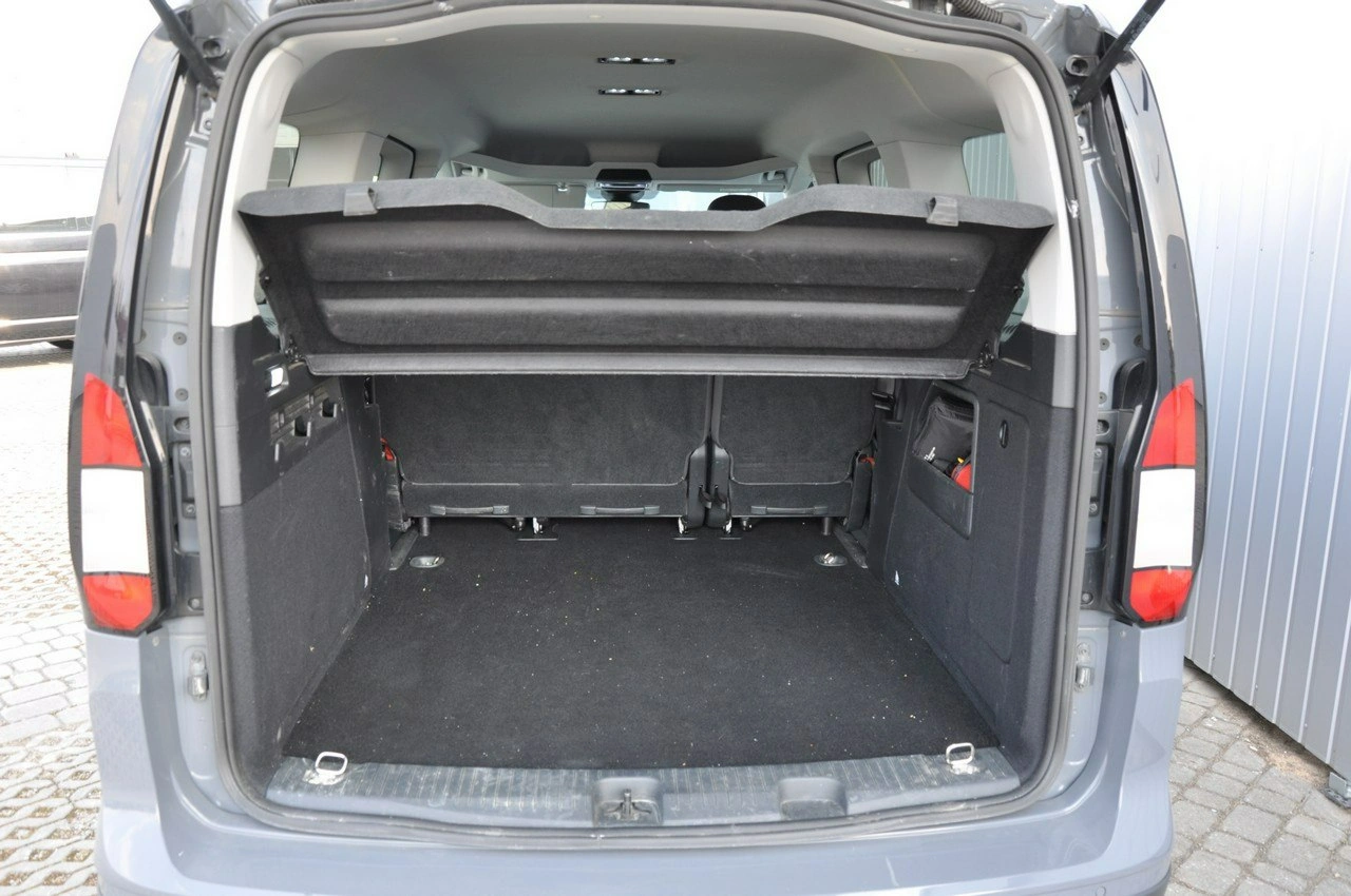 Ford Grand Tourneo Connect - Zdjęcie 24