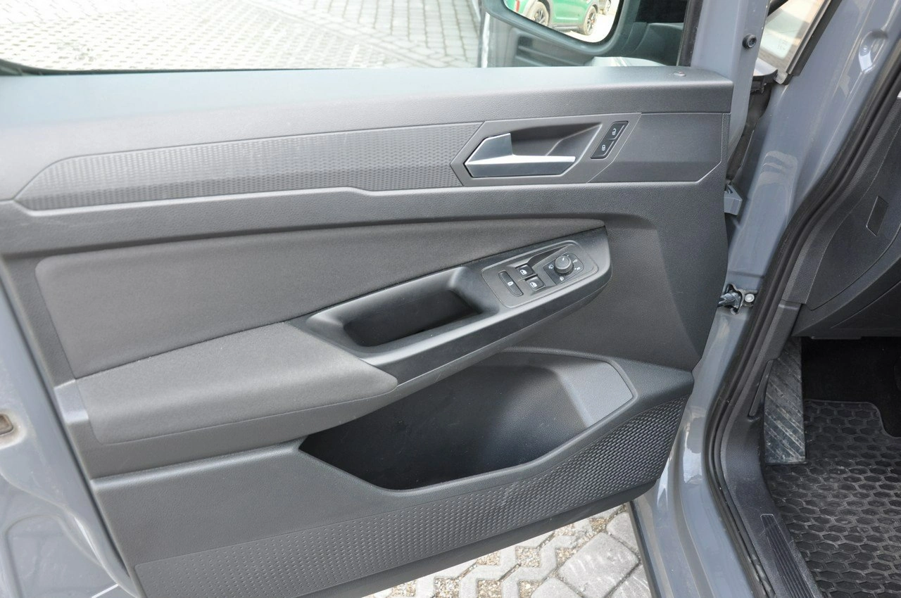 Ford Grand Tourneo Connect - Zdjęcie 8