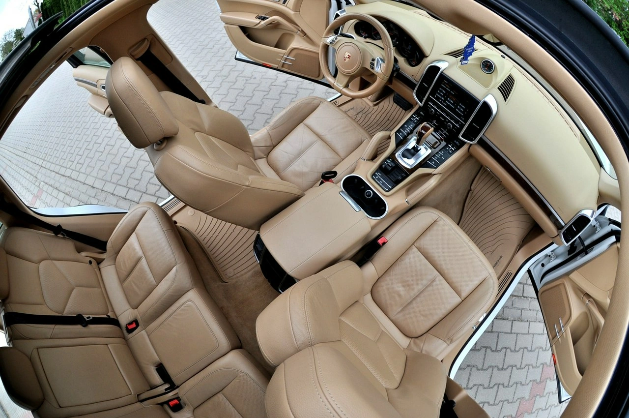 Porsche Cayenne - Zdjęcie 10