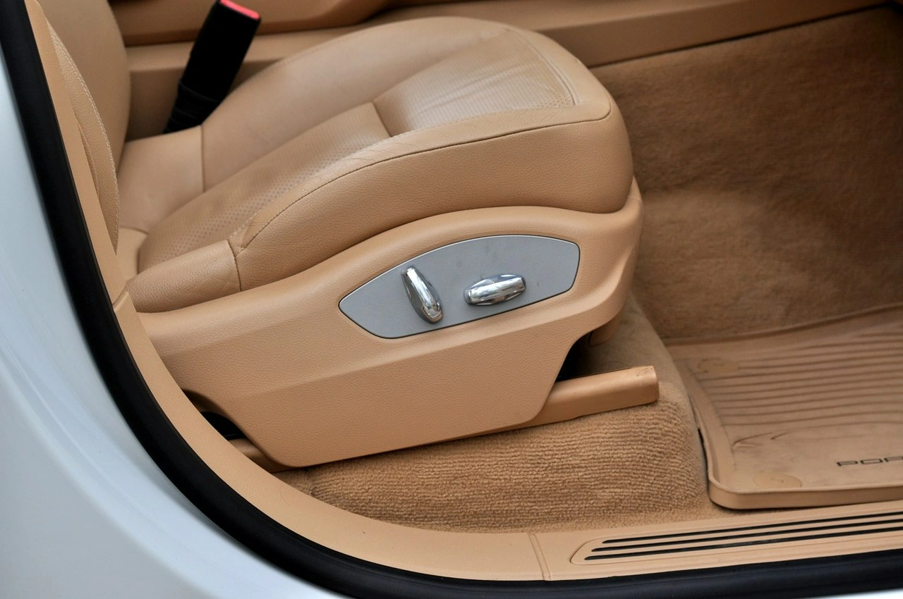 Porsche Cayenne - Zdjęcie 14
