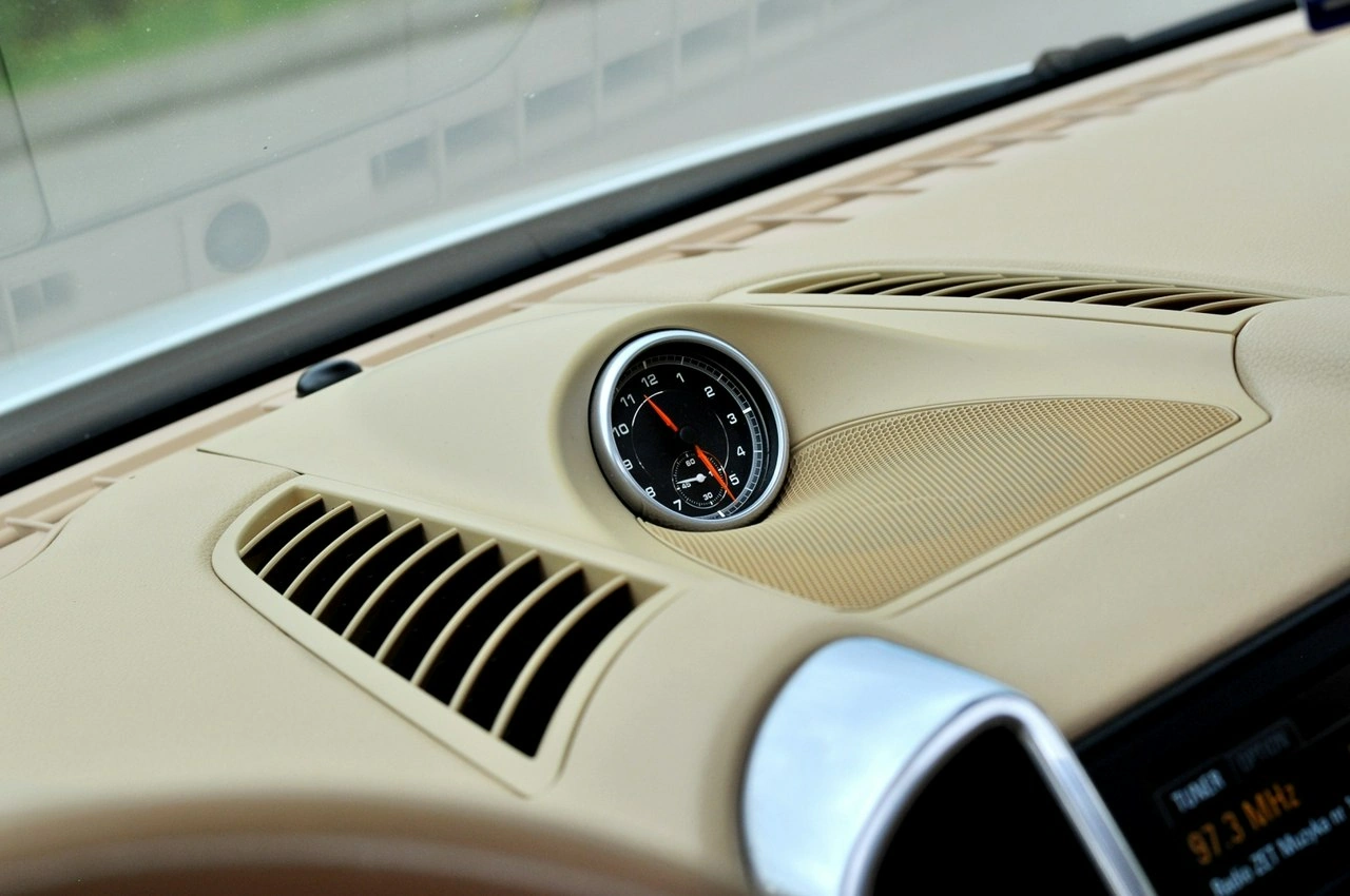 Porsche Cayenne - Zdjęcie 18
