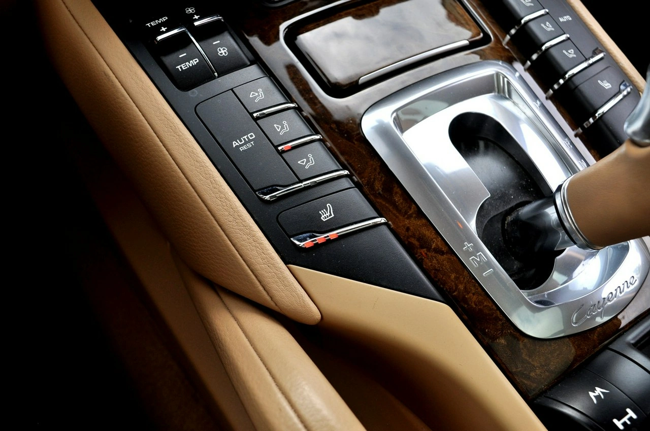 Porsche Cayenne - Zdjęcie 24