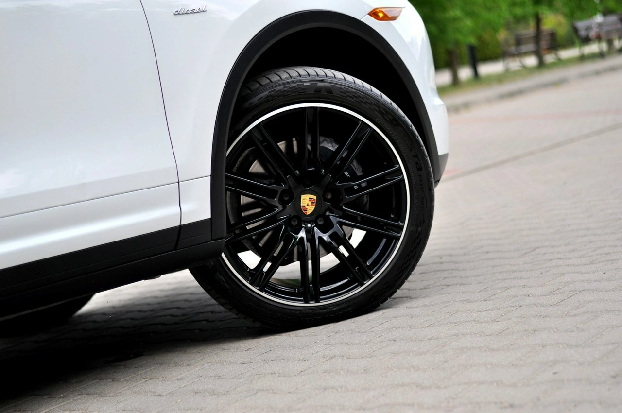 Porsche Cayenne - Zdjęcie 30