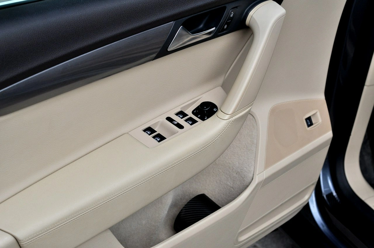 Volkswagen Passat - Zdjęcie 12