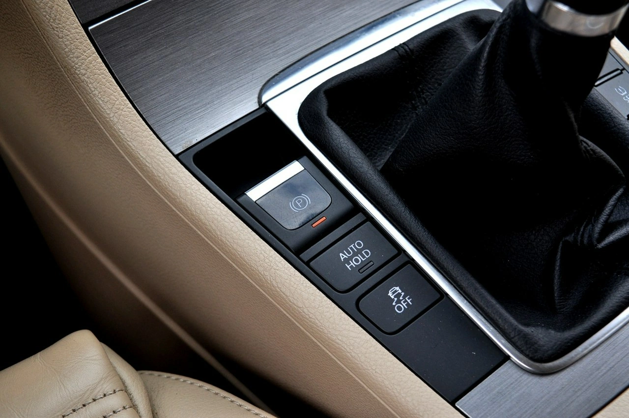 Volkswagen Passat - Zdjęcie 22