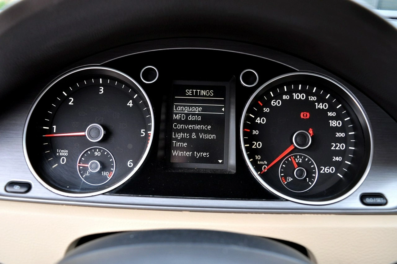 Volkswagen Passat - Zdjęcie 26
