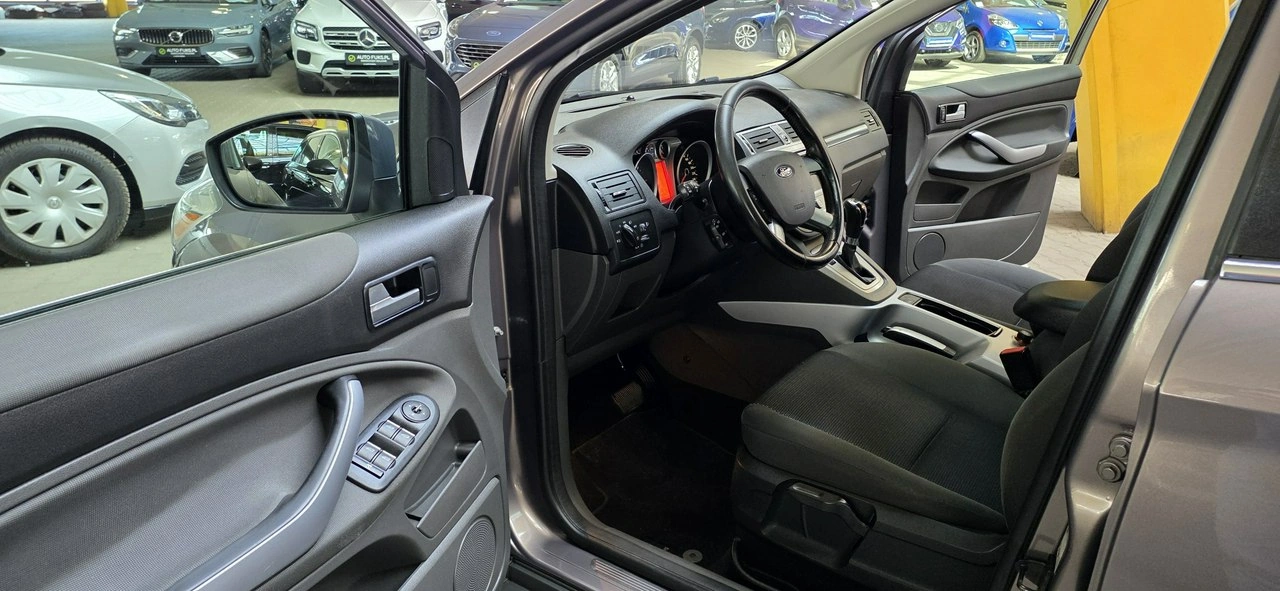Ford Kuga - Zdjęcie 10