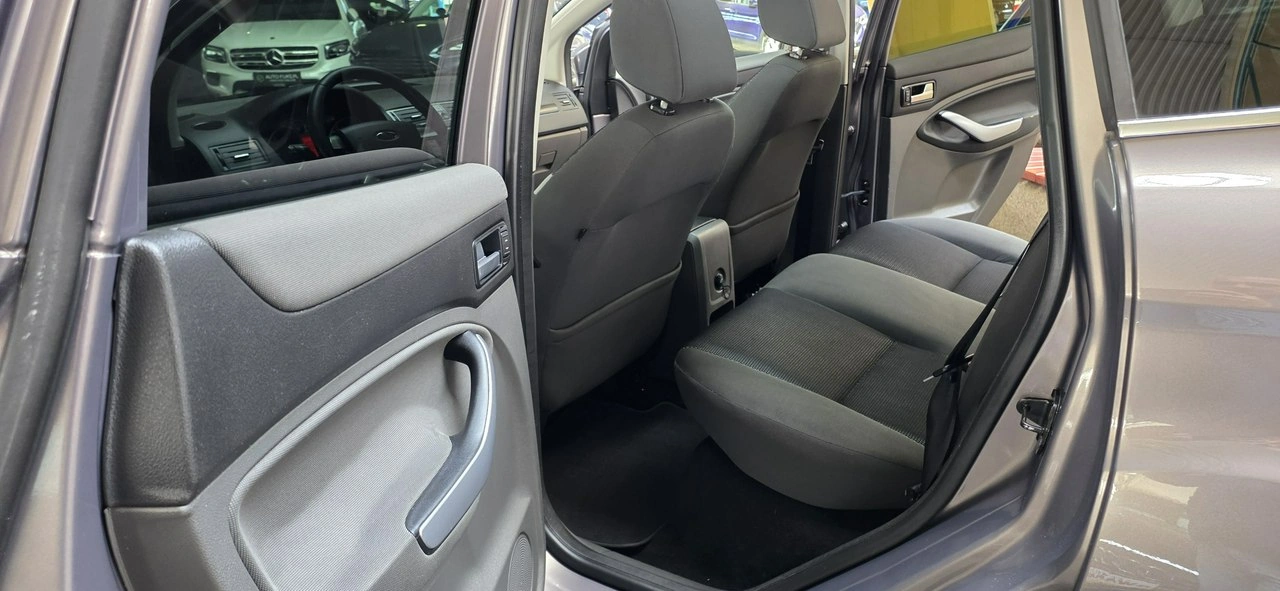 Ford Kuga - Zdjęcie 11