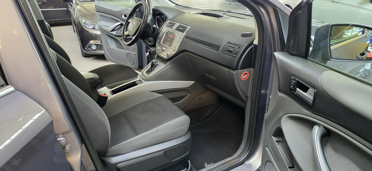 Ford Kuga - Zdjęcie 16