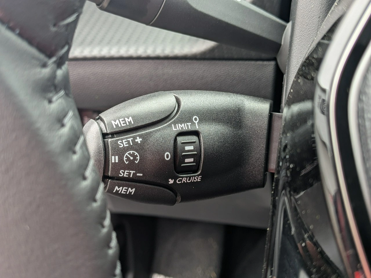 Peugeot 2008 - Zdjęcie 12