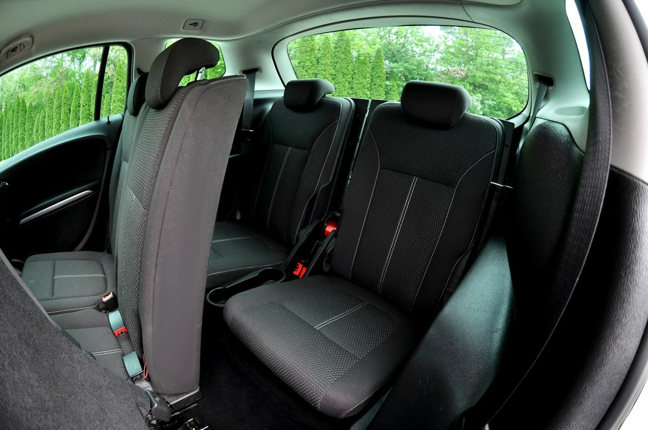 Opel Zafira - Zdjęcie 10