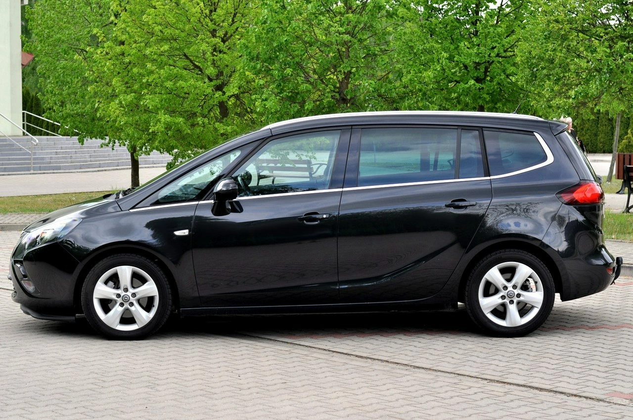 Opel Zafira - Zdjęcie 4