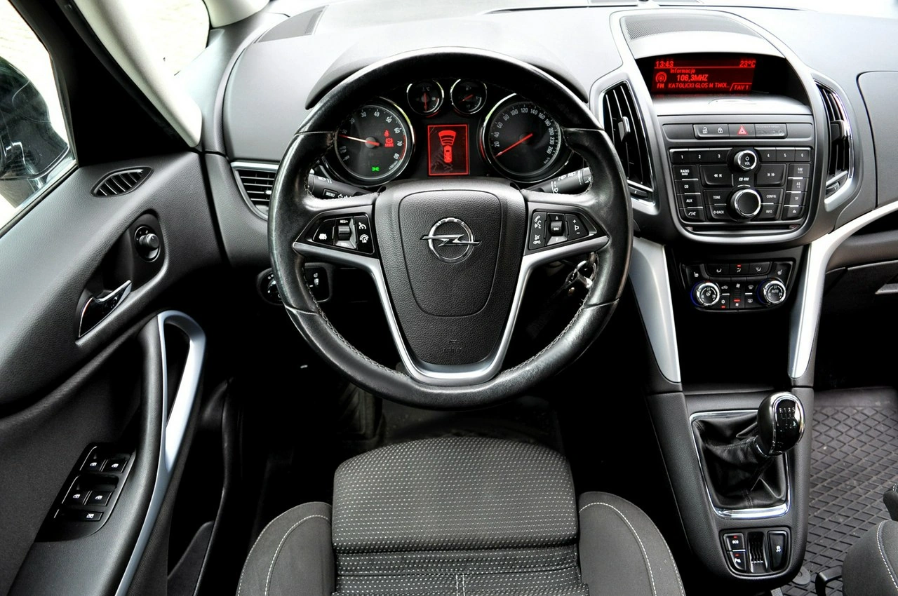 Opel Zafira - Zdjęcie 5