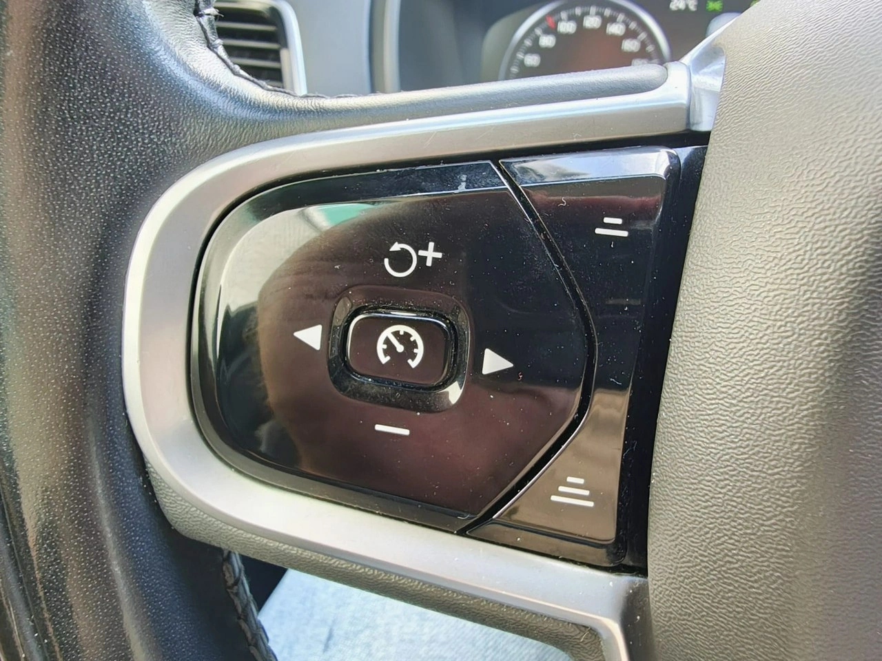Volvo XC 90 - Zdjęcie 28