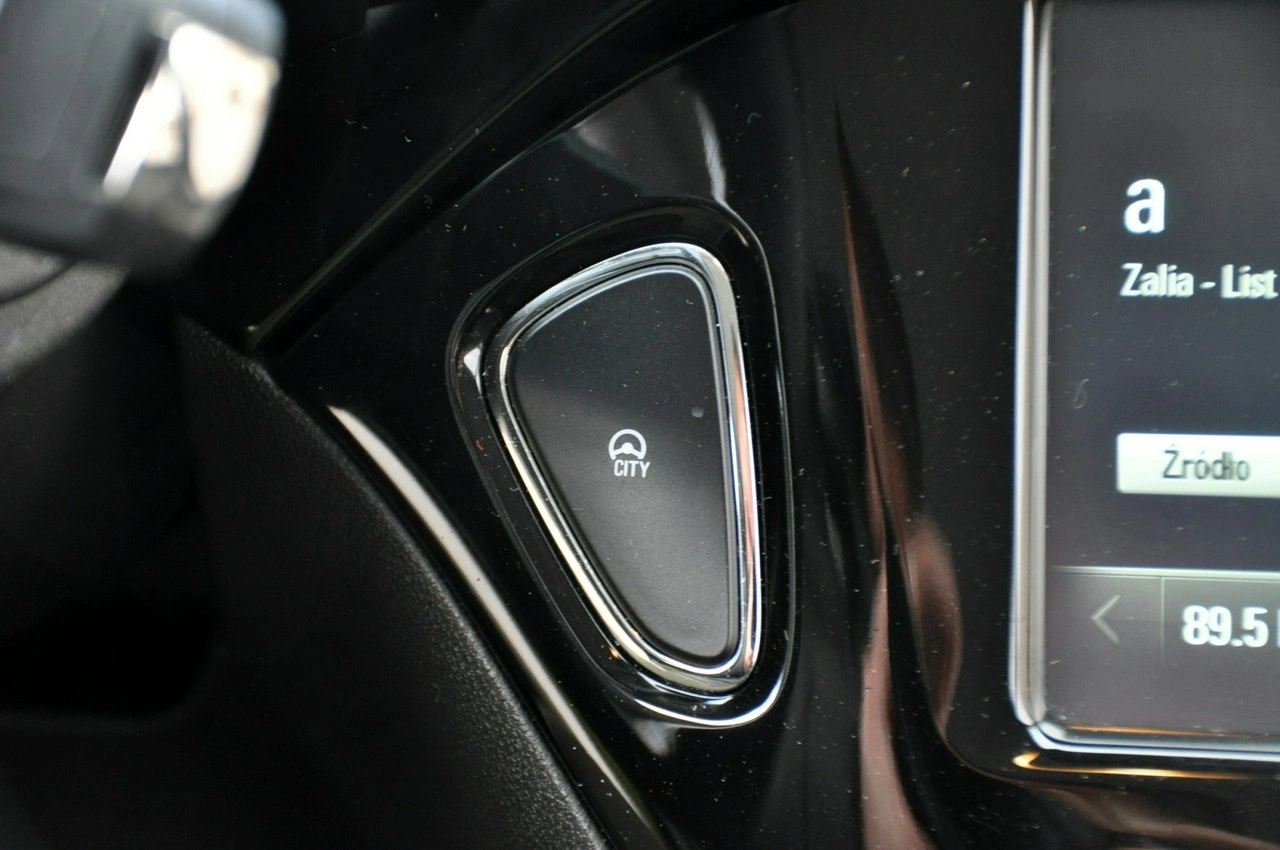 Opel Corsa - Zdjęcie 30